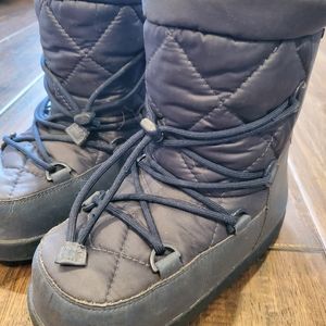 Rare Unisex Kids Uggs moon boots + FREE item